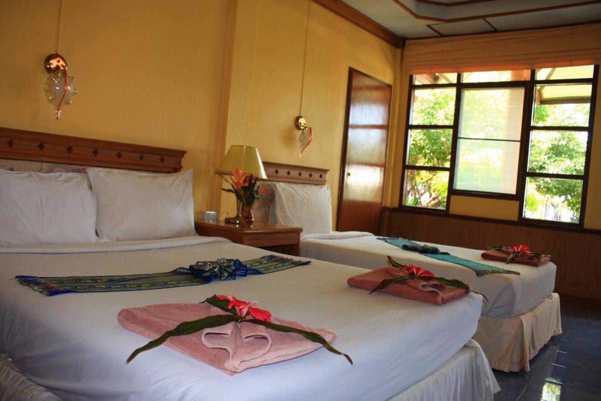 Dream Team Beach Resort Ko Lanta Extérieur photo