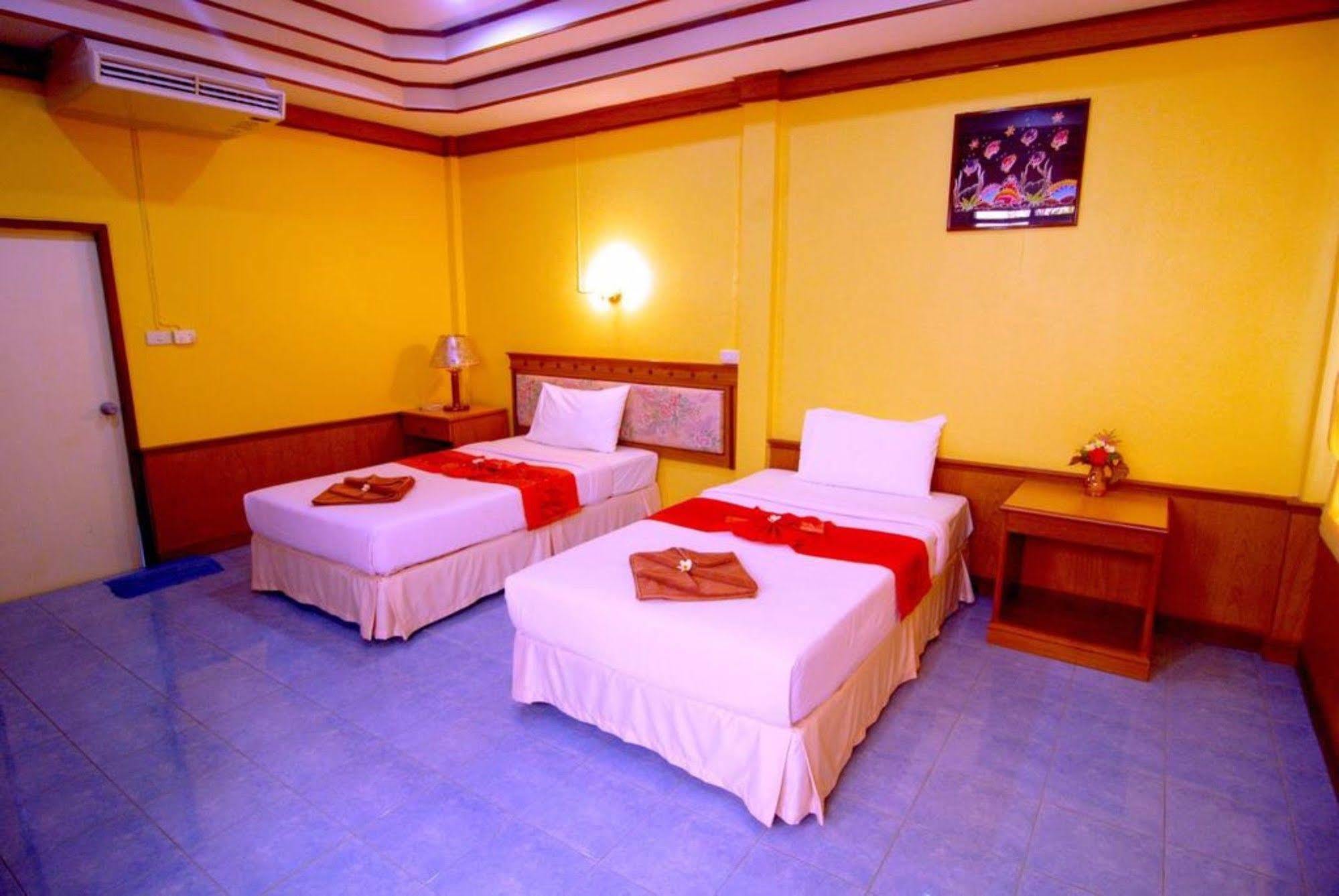 Dream Team Beach Resort Ko Lanta Extérieur photo